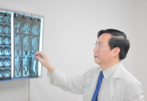 Không xin được việc vì thừa cân, nam sinh tìm đến PGS.TS.BS Nguyễn Anh Tuấn để thu nhỏ dạ dày giảm cân